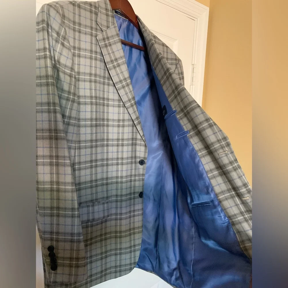 Turnbury‎ Plaid Gray Sport Coat with Classic Design